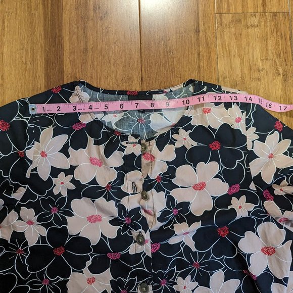 Who What Wear Floral Button Down Top - Picture 9 of 10